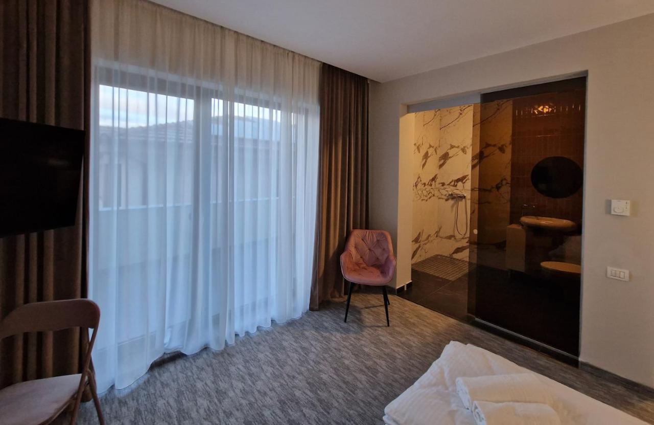 Art'S Luxury Boutique Hotel Орадеа Екстериор снимка