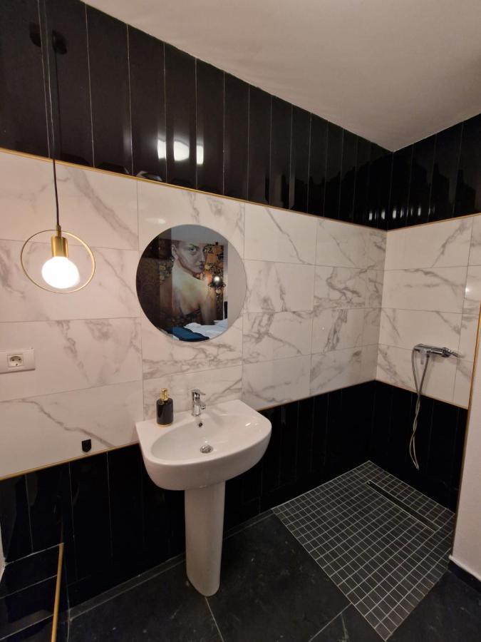 Art'S Luxury Boutique Hotel Орадеа Екстериор снимка